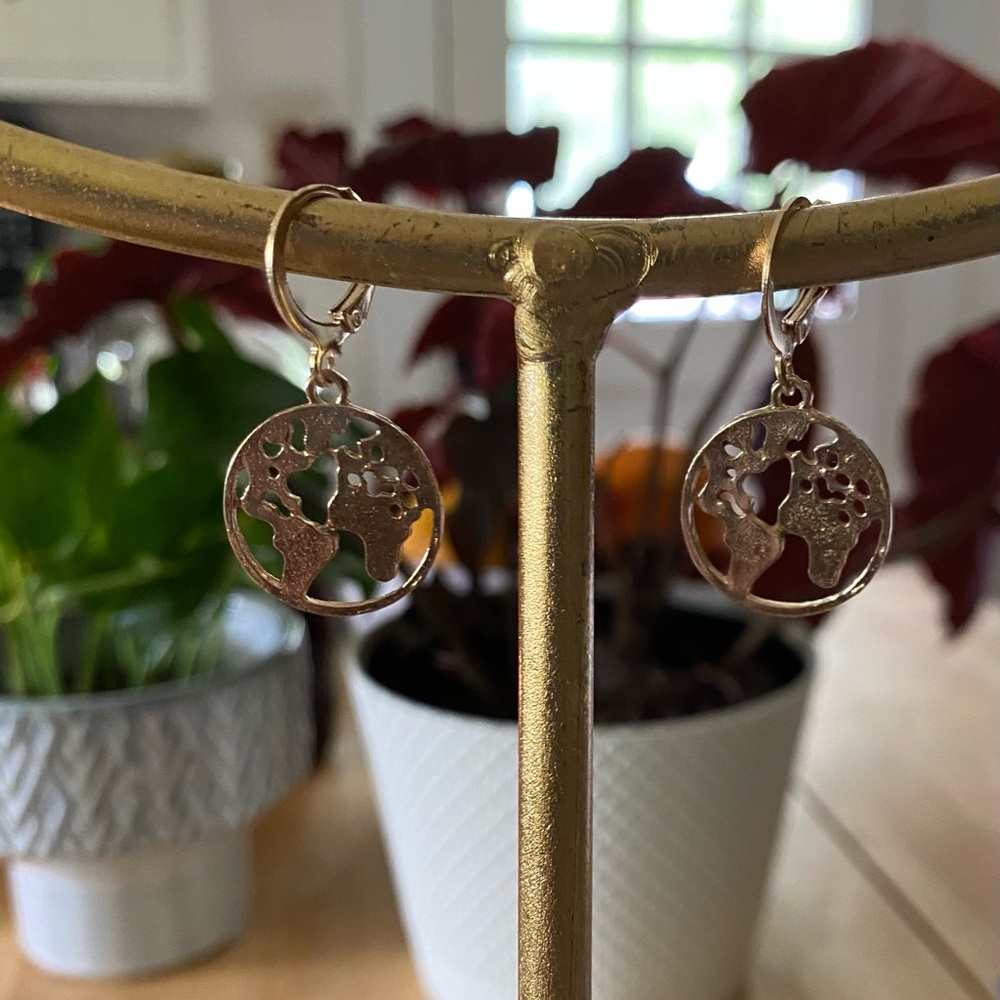 MAKE ME AND OFFER NWT Circular World Map Gold Huggie Charm Earrings - Picture 2 of 3